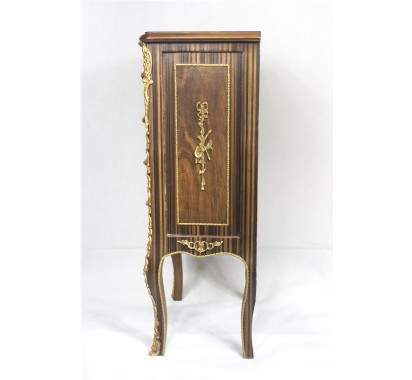 Commode 1 image 2
